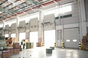 機(jī)電工程行業(yè)快速卷門(mén)安裝案例